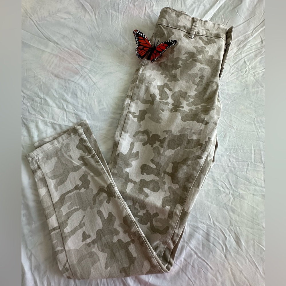 NWOT Calvin Klein Gray and Tan Cargo Pants!